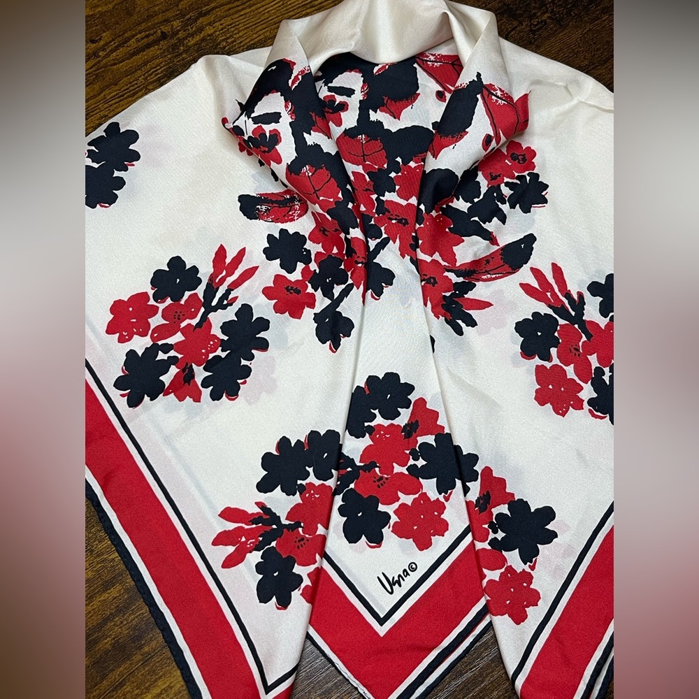 Vtg Vera Neumann Floral Scarf